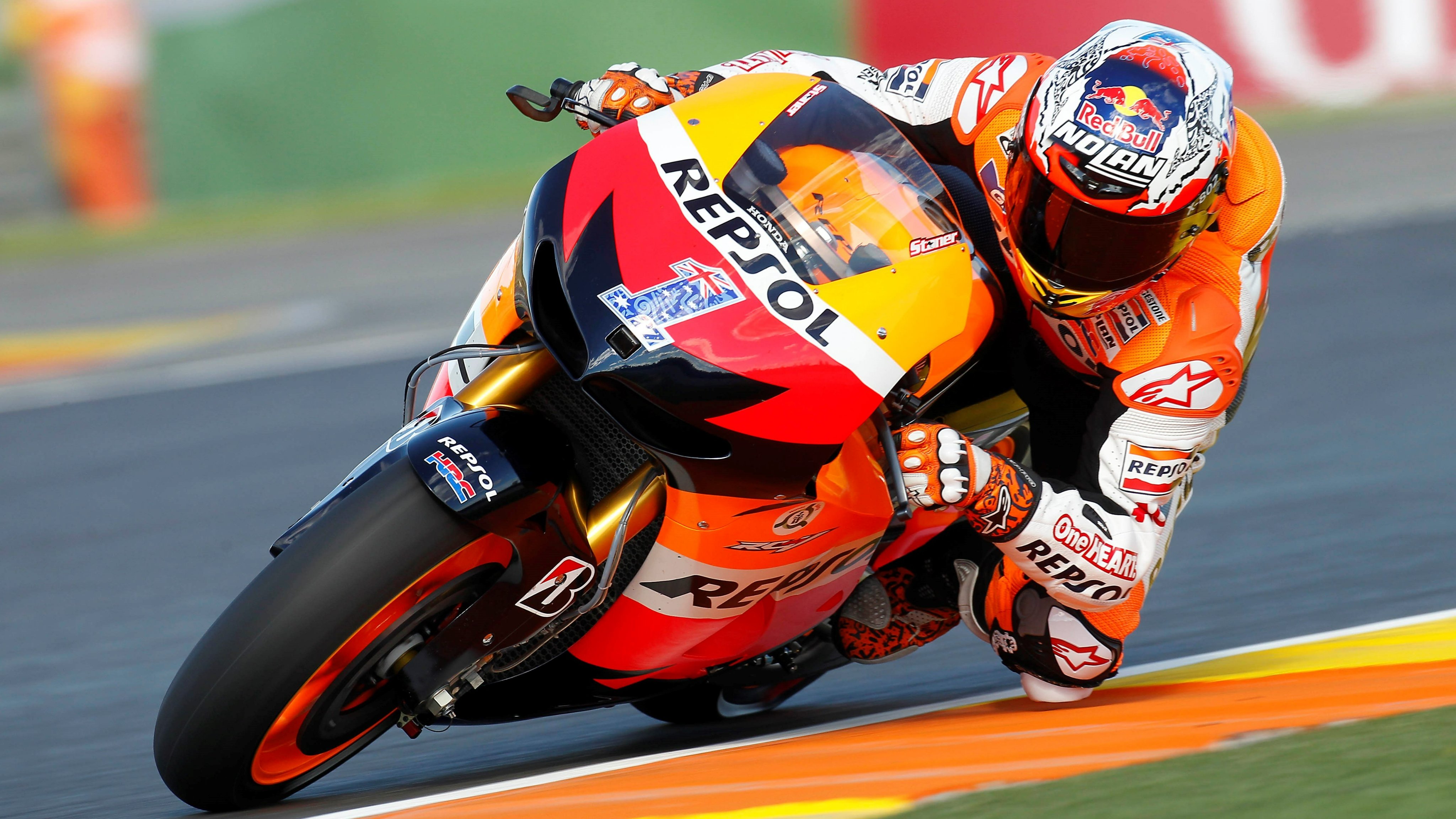 Casey Stoner: Aturan MotoGP Bikin Honda Tidak Kompetitif!