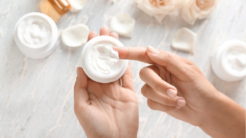 Mulai 2026 Produk Skincare Wajib Bersertifikat Halal: BPJPH Pastikan Regulasi Berlaku Nasional