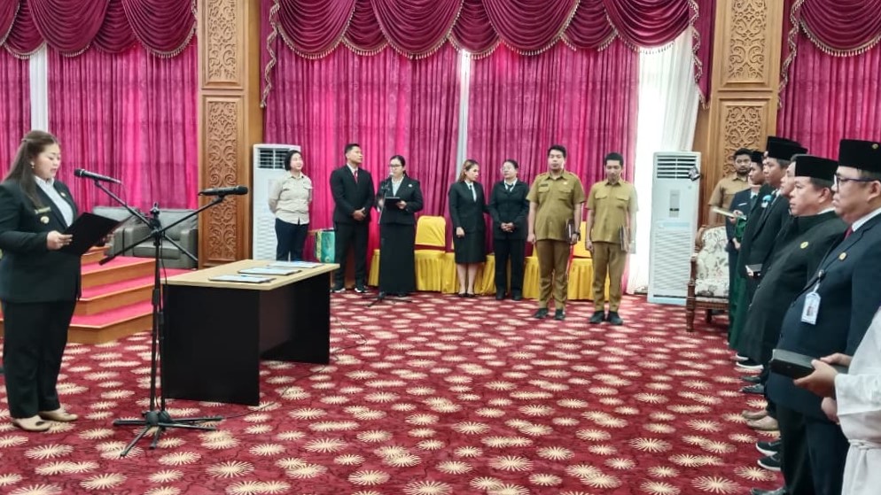 Lantik 34 Pejabat Struktural, Bupati Mahulu Tegaskan Pentingnya Peningkatan Kinerja