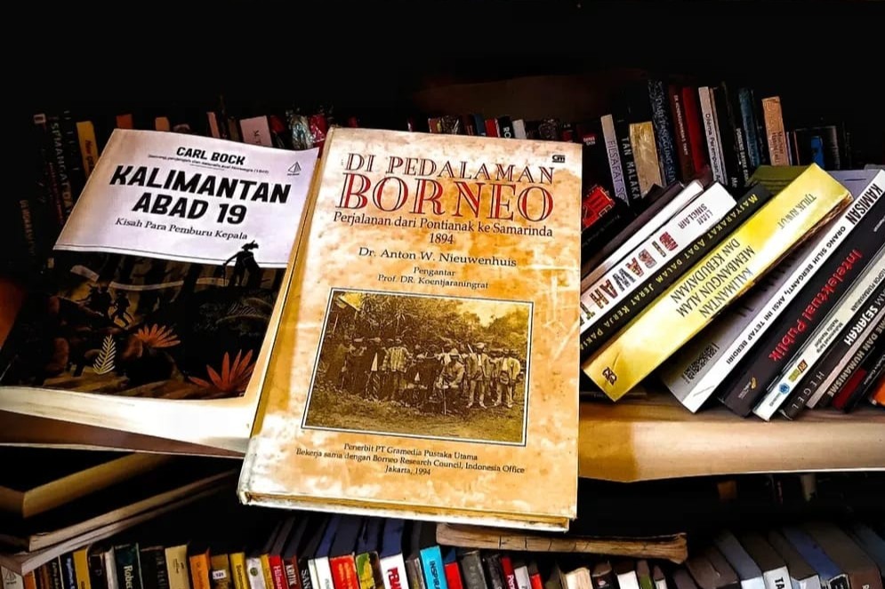 Melacak Jejak Nieuwenhuis di Pedalaman Borneo: Dari Ekspedisi Kolonial Hingga Ingatan Kolektif