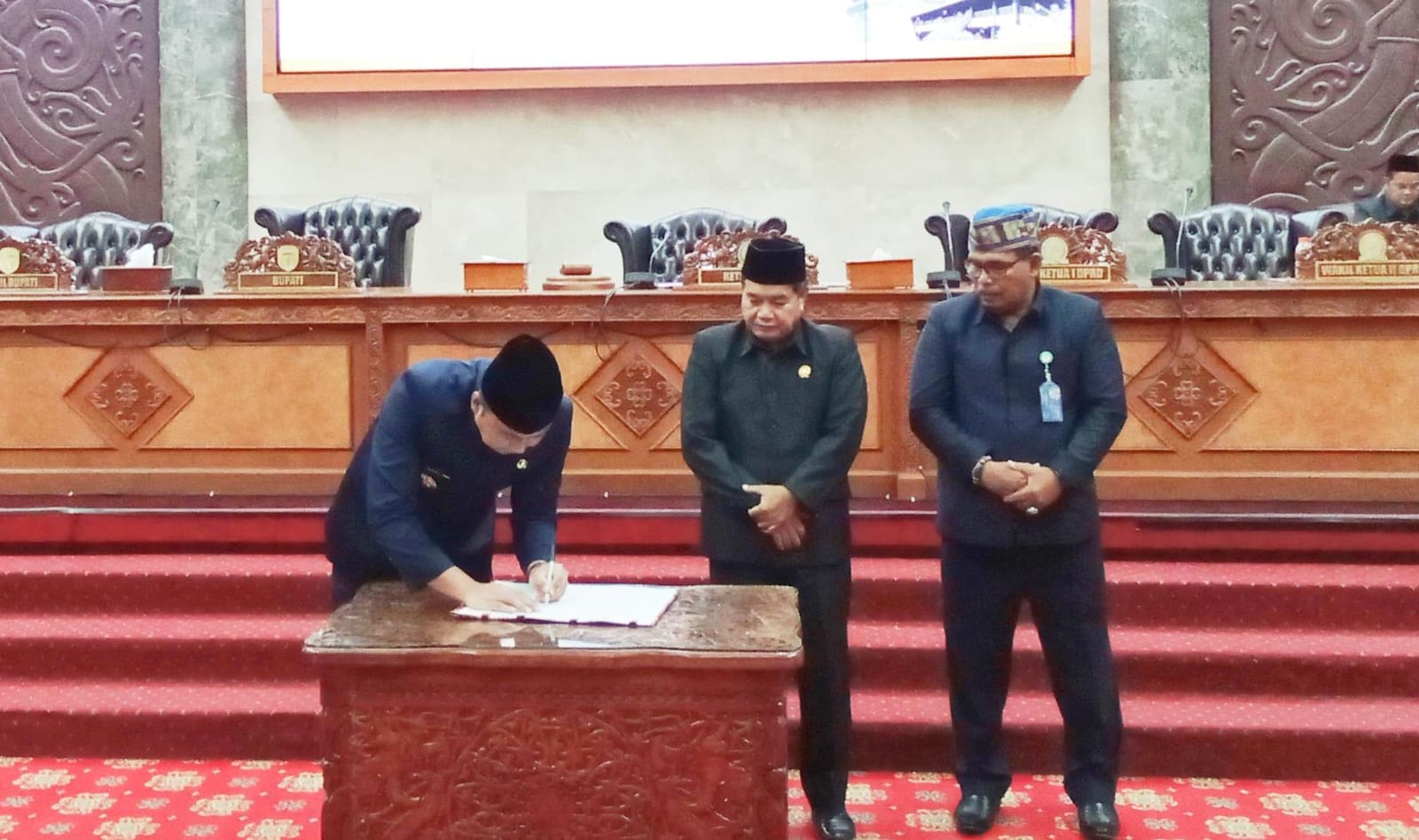 APBD Kutai Barat 2026 Disetujui, Bupati Frederick Edwin Tegaskan Komitmen Efektivitas dan Pengawasan Anggaran