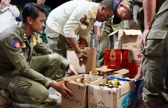 Satpol PP Balikpapan Sita Ratusan Botol Miras Ilegal di Operasi Gabungan Yustisi