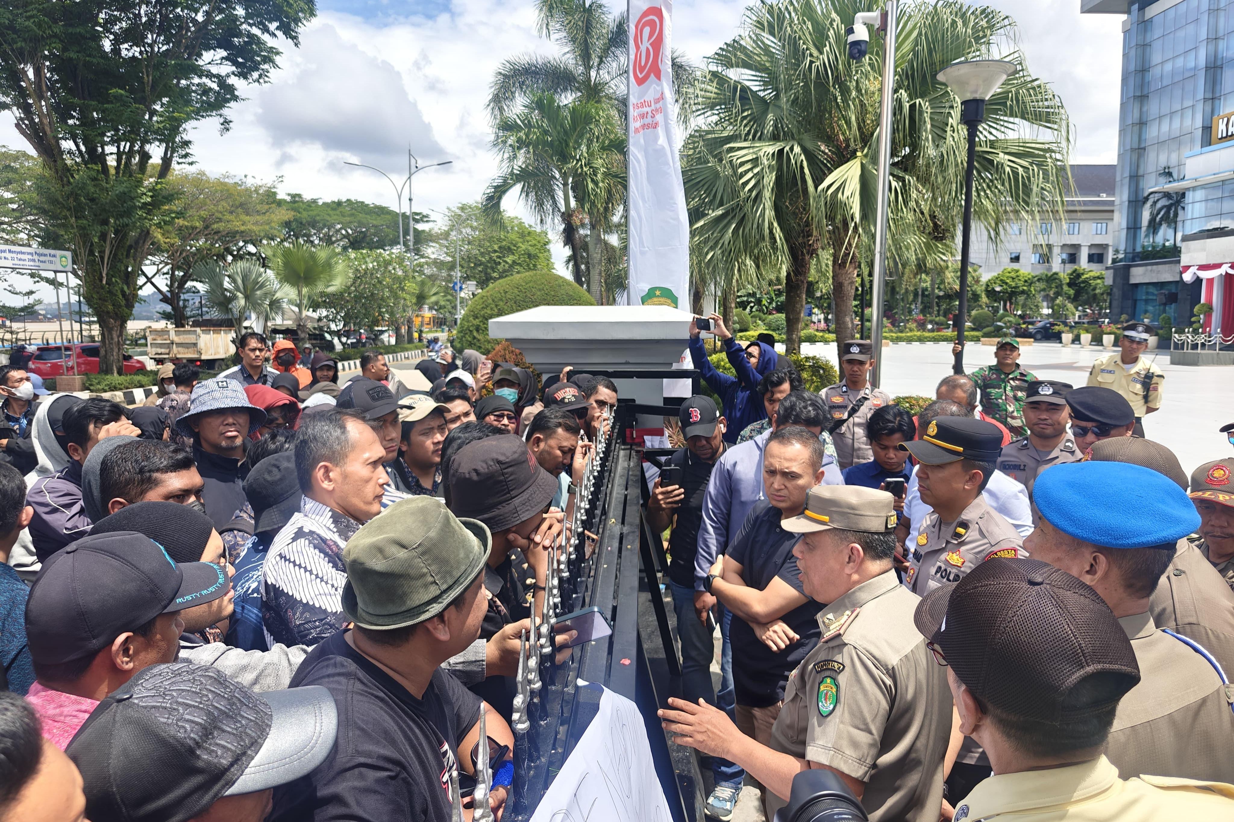 Nestapa Honorer di Kaltim di Tengah HUT ke-80 RI, Gubernur Janji Perjuangkan Hak Diangkat Menjadi ASN