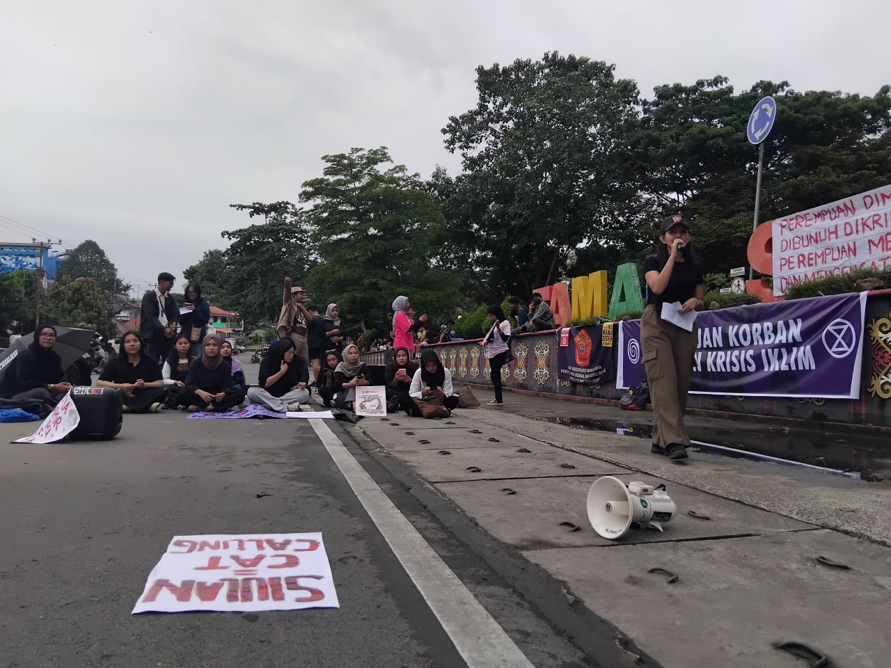 Refleksi Hari Perempuan Sedunia 2025, Jatam Singgung Transisi Energi Cuma Menindas