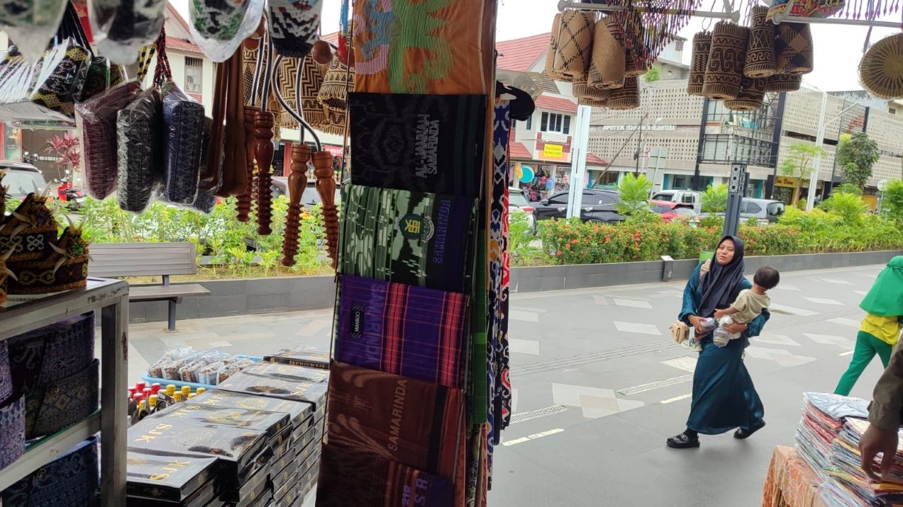 Sarung Samarinda Masuk 10 Besar Anugerah Kebudayaan PWI, Andi Harun Harap Pengakuan Nasional