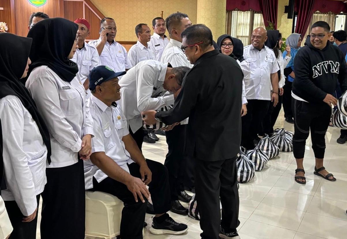 Suasana Haru di Perpisahan PPPK DPRD Kukar, Ridha Darmawan Sampaikan Pesan Ini...