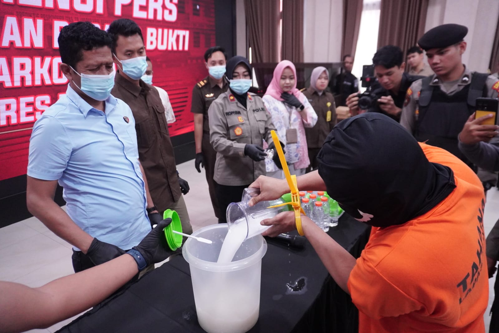  Polres Bontang Musnahkan Satu Kilogram Sabu dari Tangan Pengedar 