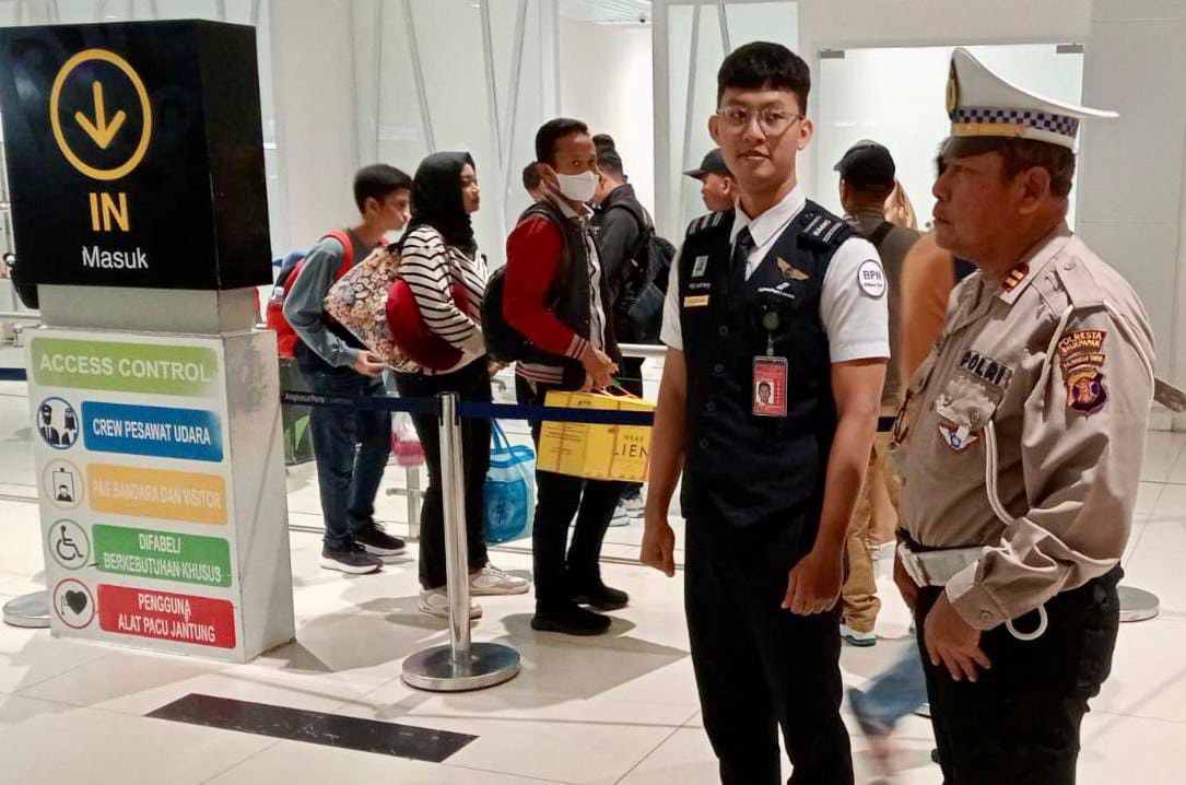 Jelang Pilkada 2024, Polresta Balikpapan Lakukan Pengawasan di Pintu Masuk Bandara SAMS Sepinggan