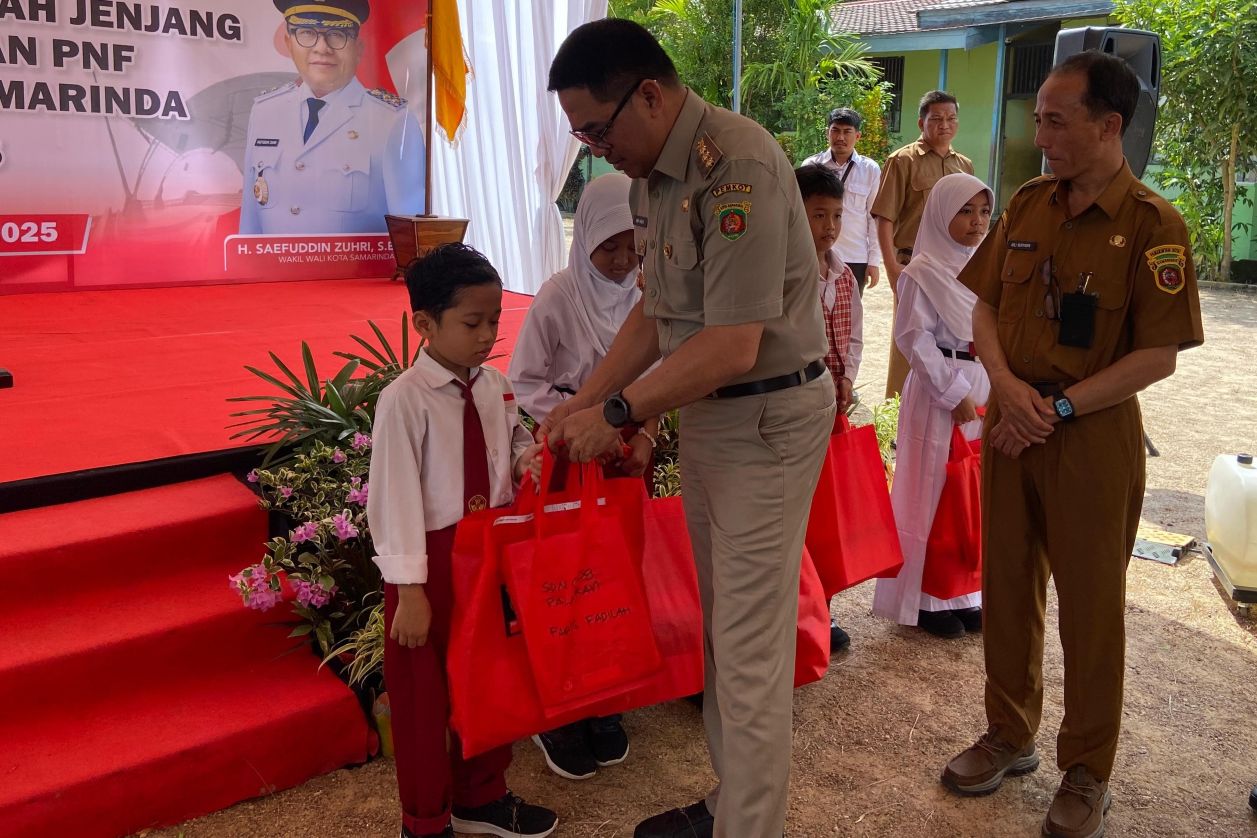 Pemkot Samarinda Cetak LKS Sendiri untuk Dibagi Gratis, Hemat Rp66 M dan Libatkan Guru Lokal