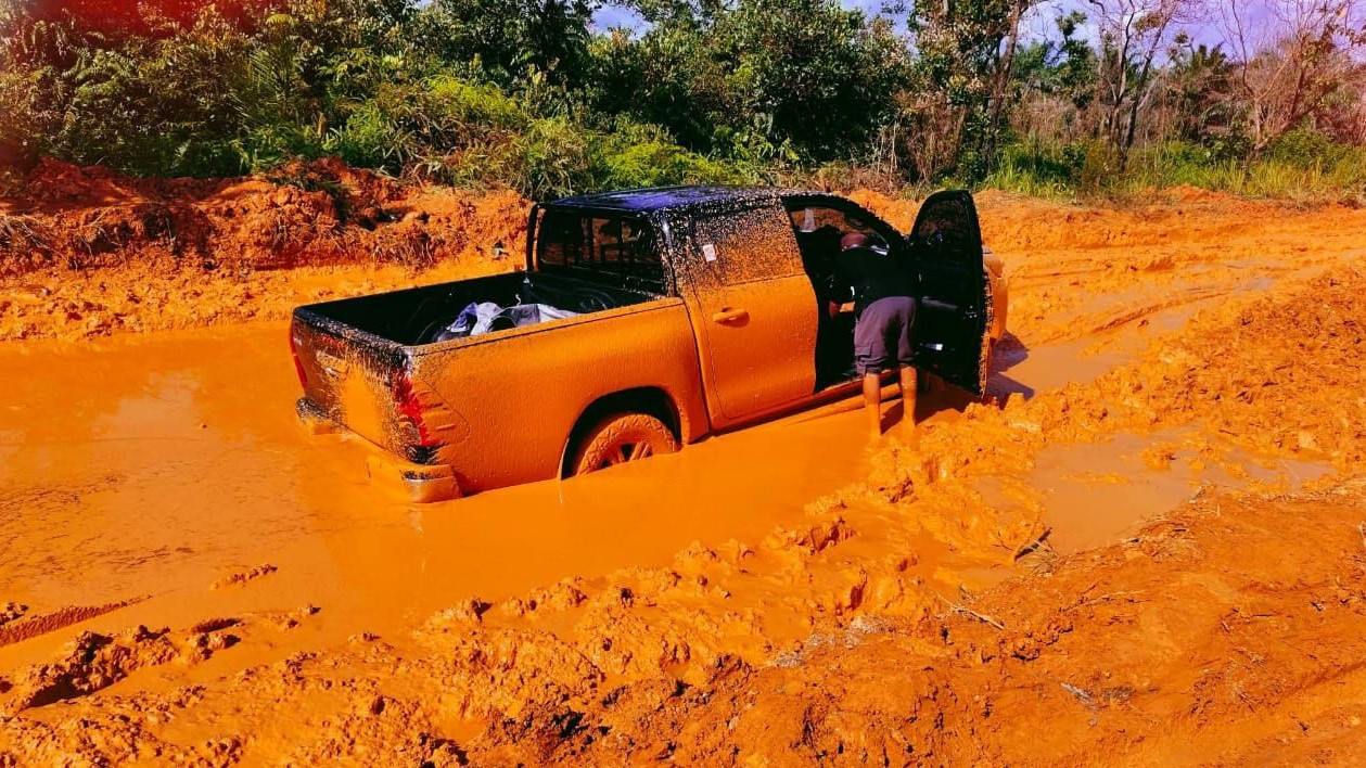 Jalan Utama Muara Ancalong Rusak Parah, Akses Ekonomi dan Mobilitas Warga Terhambat