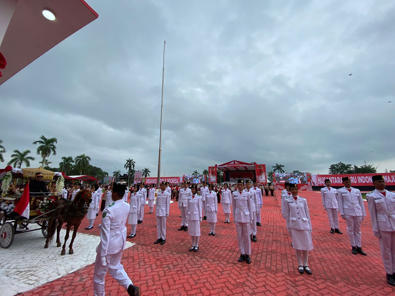 17 Dentuman Meriam Iringi Peringatan HUT RI Ke-79 di Tenggarong