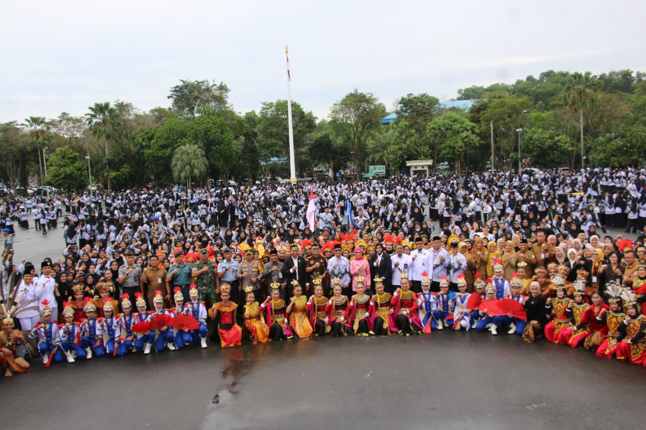 Pemkot Balikpapan Gelar Upacara Peringatan Hari Guru Nasional di BSCC Dome