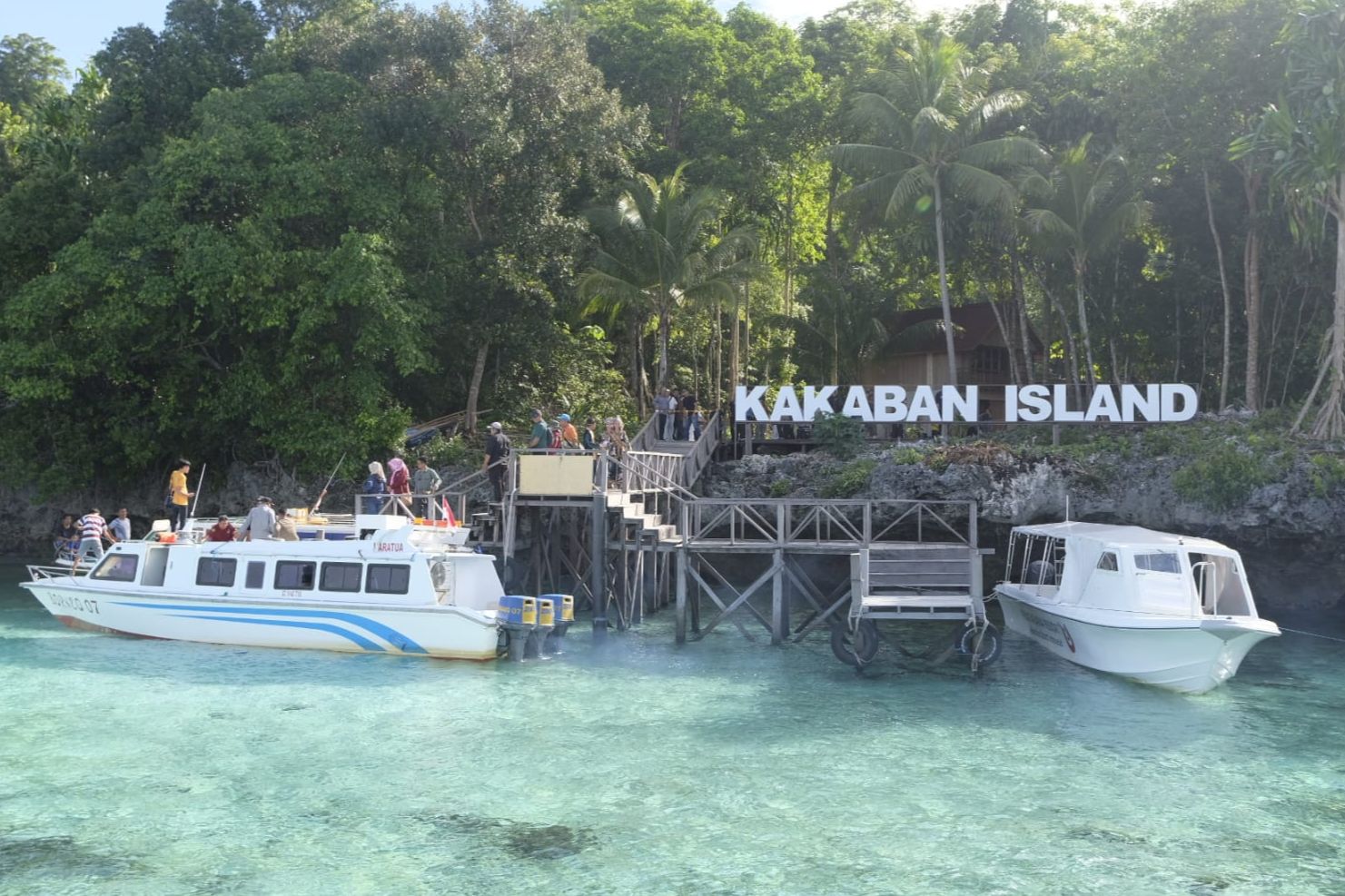 Mendekati Libur Akhir Tahun, Disbudpar Berau Benahi Sarana dan Prasarana Pulau Kakaban 