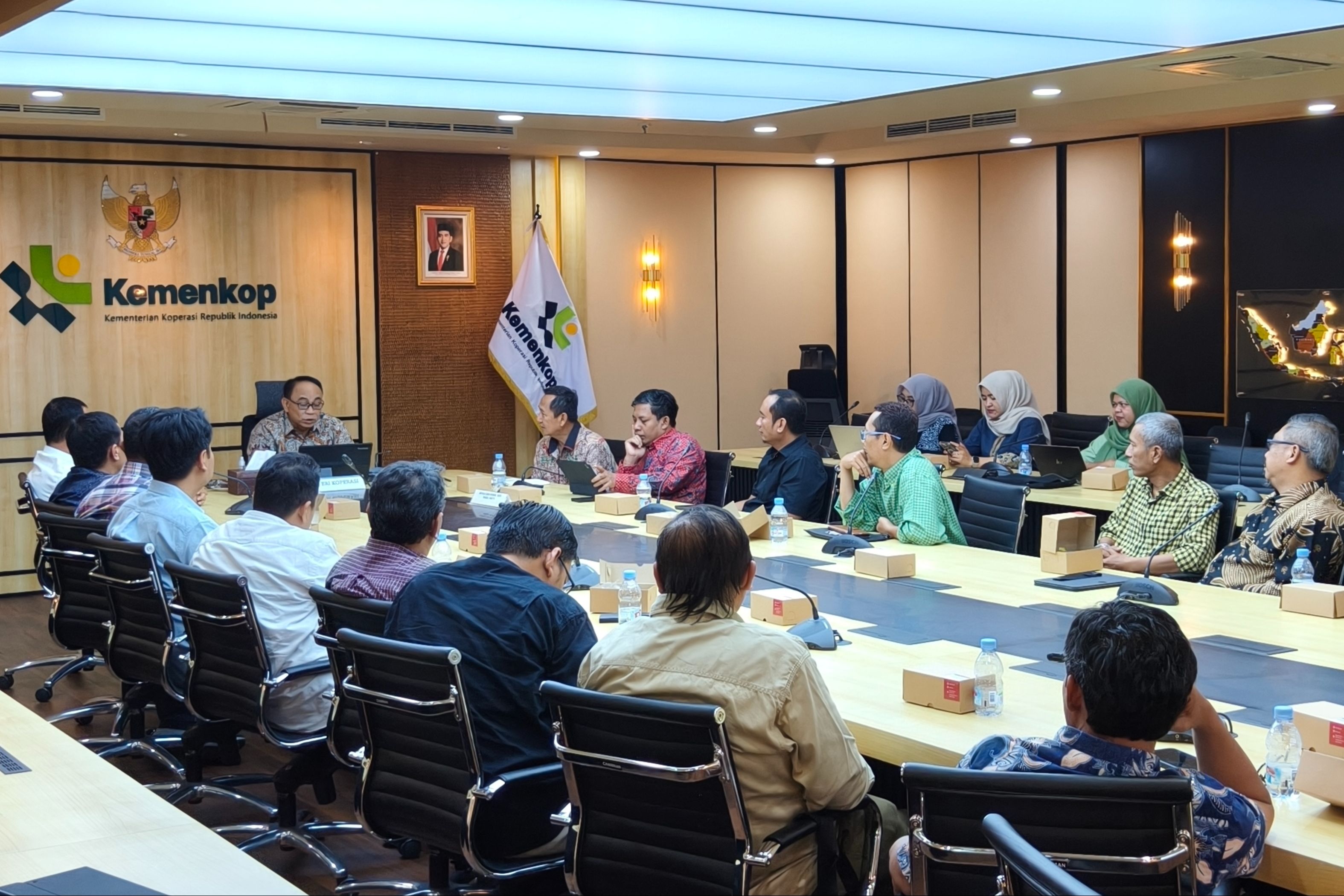 Menkop Dorong Koperasi Merah Putih Jadi Motor Pertumbuhan Ekonomi Nasional