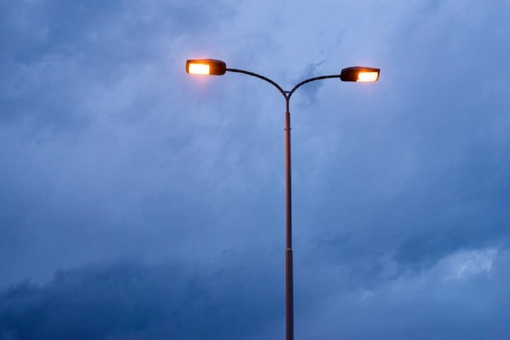 Lampu Penerangan Jalan di Desa Teluk Dalam Kukar Sudah Terpasang
