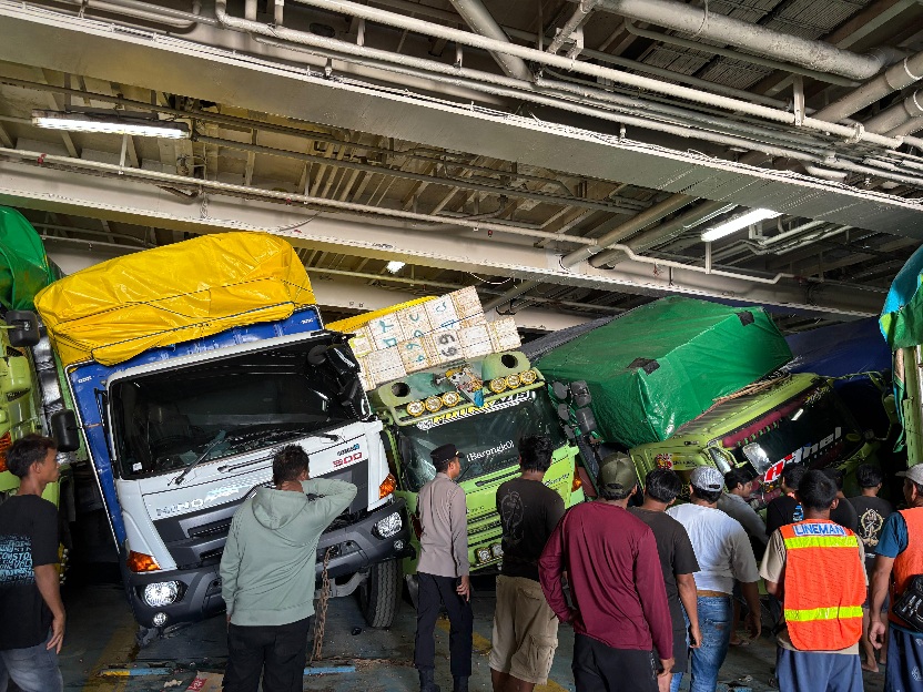 KSOP Tegaskan Insiden Kapal di Semayang Bukan saat Pelayaran, Tapi karena SOP Bongkar Muat