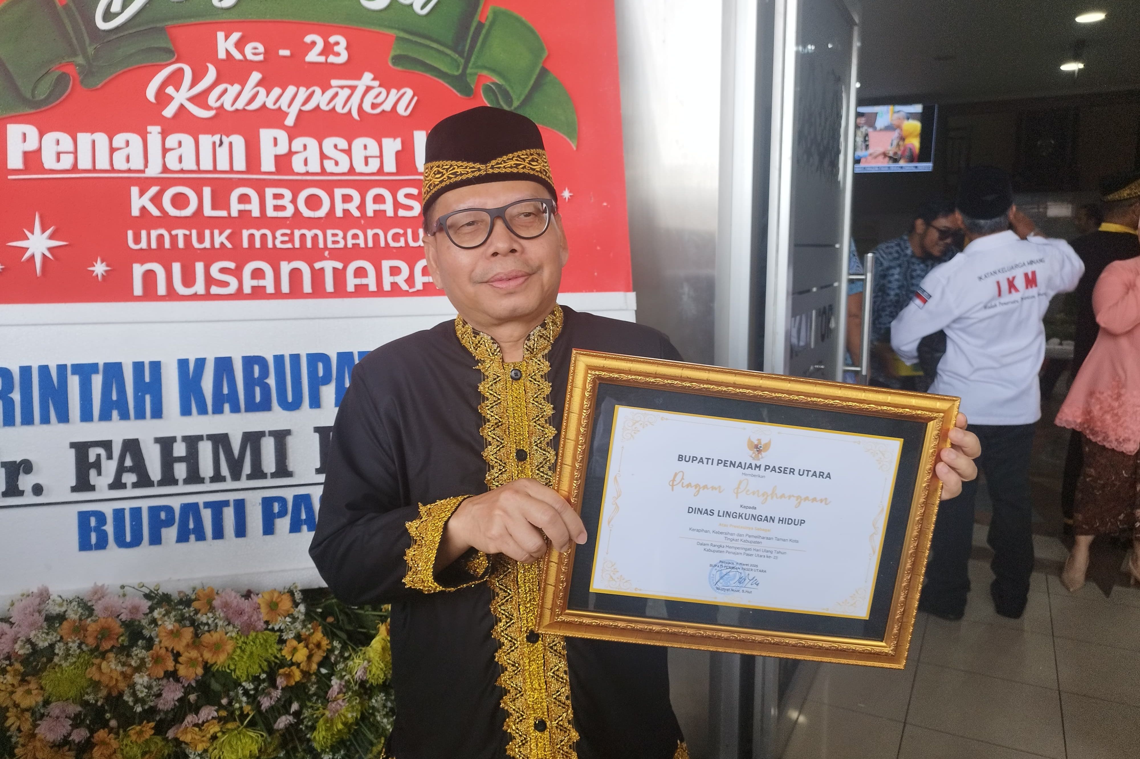 Hijaukan Taman Kota, DLH Terima Penghargaan pada HUT ke-23 PPU