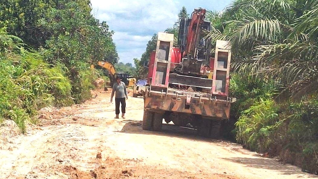 Jalan Utama Muara Ancalong Rusak Parah, DPRD Kutim Soroti Tanggung Jawab Perusahaan