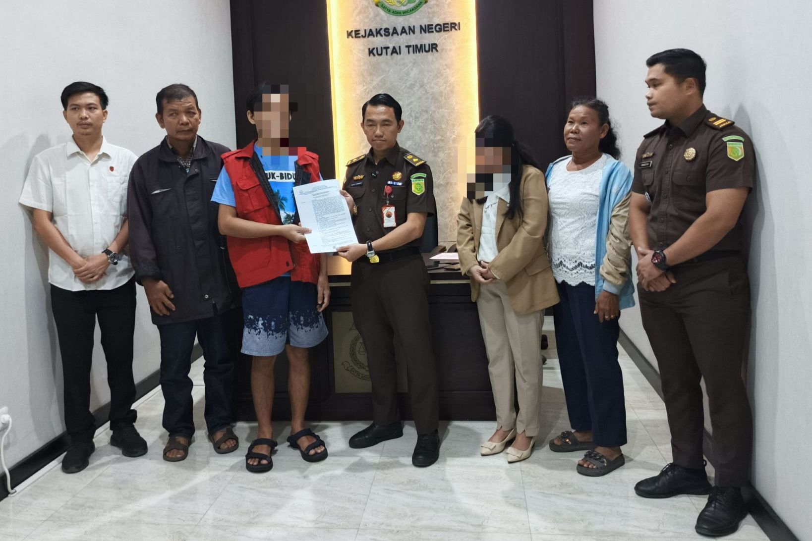 Cekik dan Pukul Istri karena Emosi, Suami Dapat Restorative Justice dari Kejari Kutim