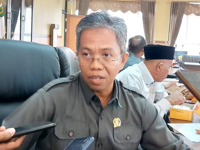 Anggota DPRD Kukar Ini Sudah Menyalurkan Bantuan untuk Petani, Nelayan, dan Warga Miskin