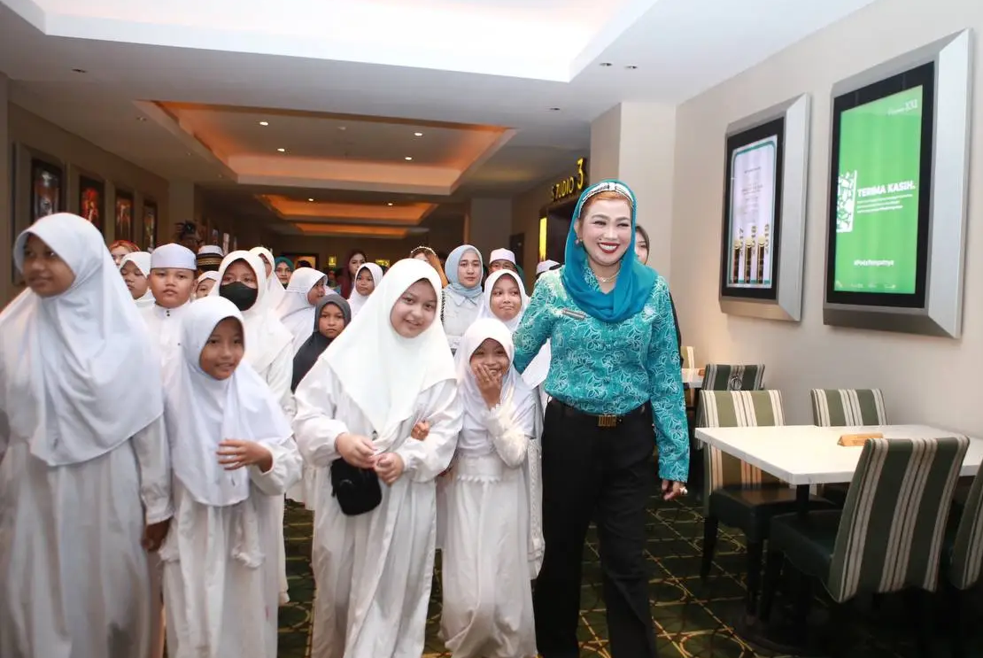 Bunda Harum Bersama TP PKK Hadirkan Senyum Anak Yatim Lewat Nobar di Bioskop