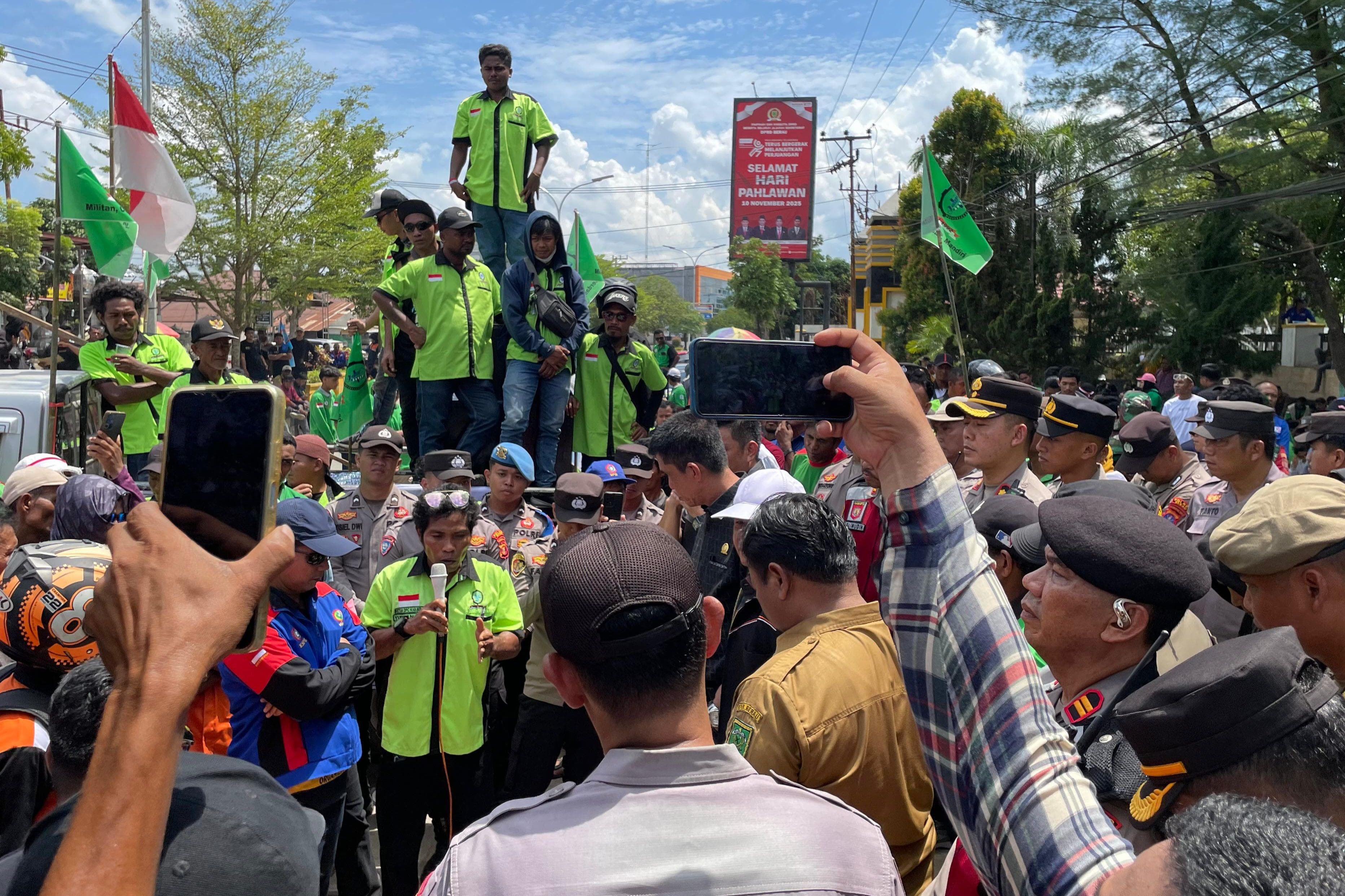 Lambannya Tindaklanjut Berbagai Aduan, Ratusan Buruh di Berau Datangi Kantor DPRD