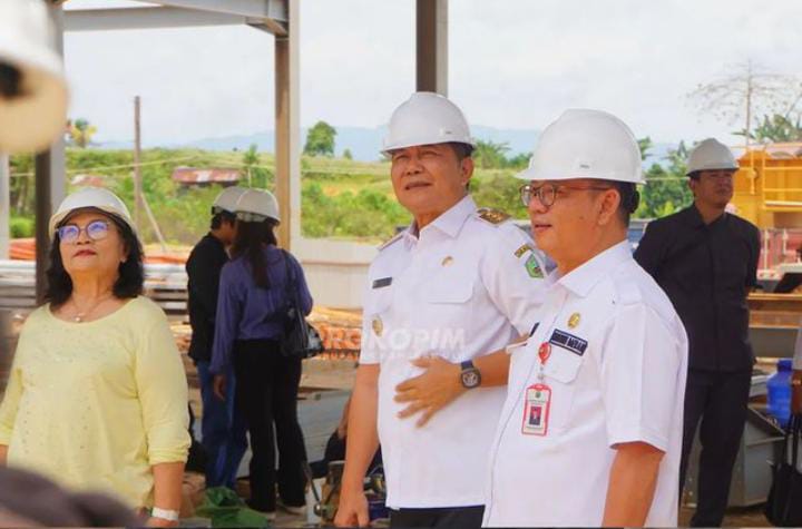 Bupati Mahulu Tinjau Pembangunan Gereja Katolik Santo Bonifasius, Target Selesai Tahun Ini