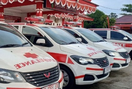 Pemkab Kukar Serahkan 5 Mobil Ambulans untuk Kelurahan dan Desa di Kecamatan Tenggarong