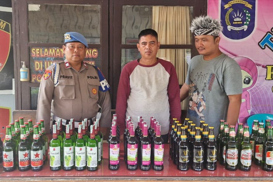 Tiga Hari, Polres Kukar Sita Ratusan Botol Miras dalam Operasi Pekat 2025