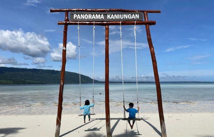 Starlink Hadir di Pulau Kaniungan, Dorong Wisata Bahari Bidukbiduk Mendunia