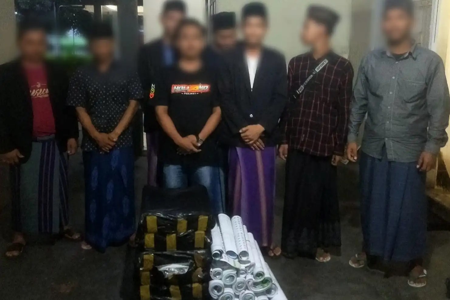 8 Santri Palsu Ditangkap, Jual Kalender Lintas Provinsi, Setoran untuk Judi Online 