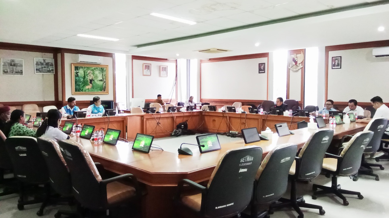  DPRD Kubar Desak PLN Atasi Voltase Listrik Rendah yang Merugikan Warga 