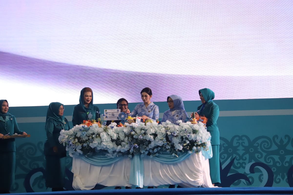 Hadiri Puncak HKG Ke-53 PKK, Selvi Ananda Gibran: Tepuk Tangan untuk Kader Hebat dari Seluruh Nusantara!