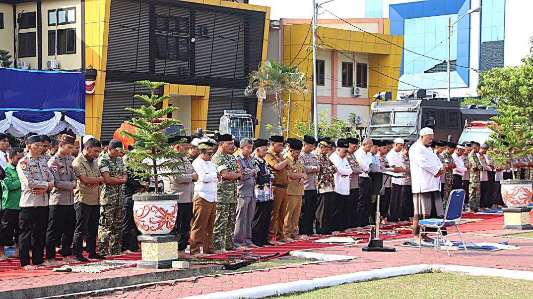 Di Bawah Terik Langit PPU, Forkopimda dan Masyarakat Gelar Salat Istisqa