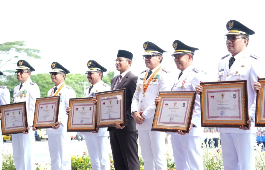 Bangga, Balikpapan dan Samarinda Raih Penghargaan Kinerja Tinggi di Hari Otonomi Daerah XXIX