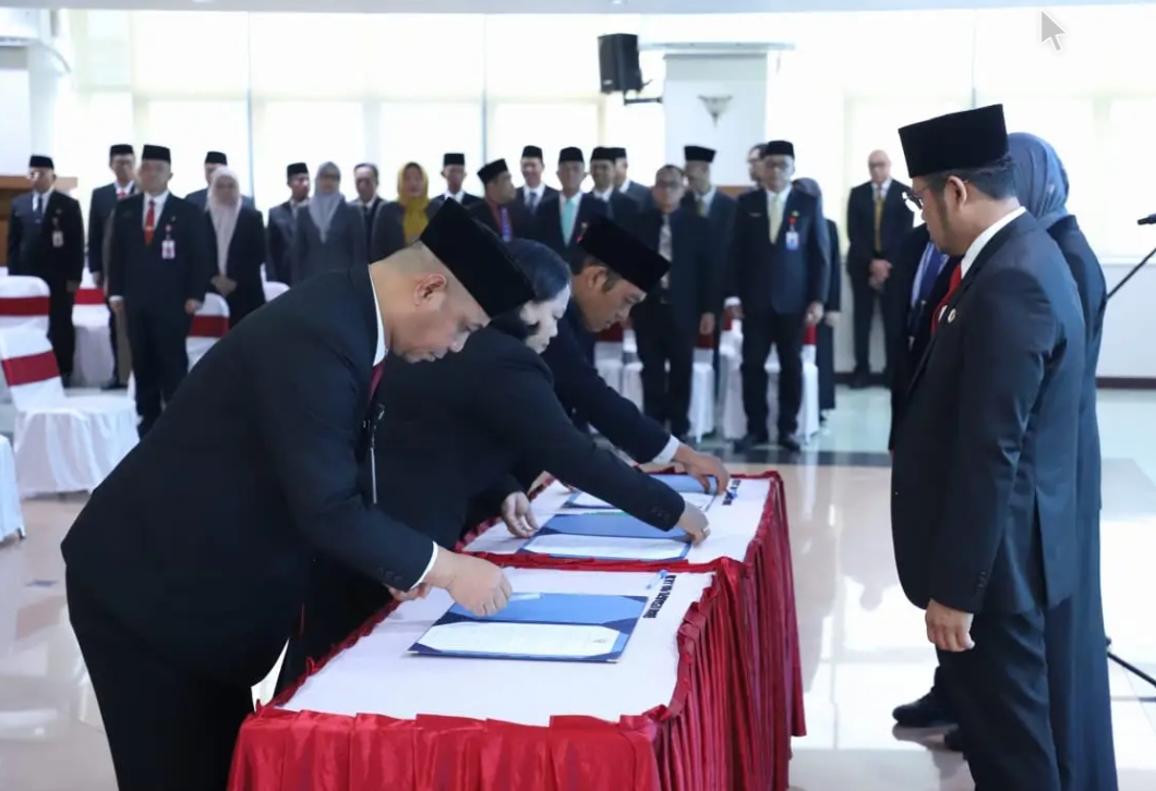 14 PNS Kaltim Dilantik dalam Jabatan Fungsional, Gubernur Harum: Tugas Besar Menanti