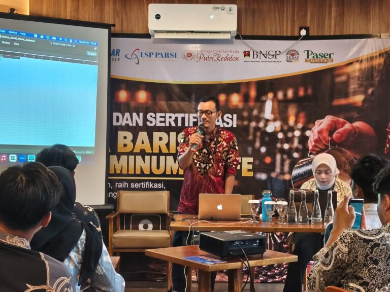 Disporapar Paser Latih 30 Calon Barista Muda 
