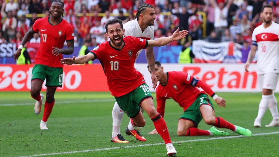 Kalah 3-0 dari Portugal, Suporter Turki Buat Keributan di Berlin