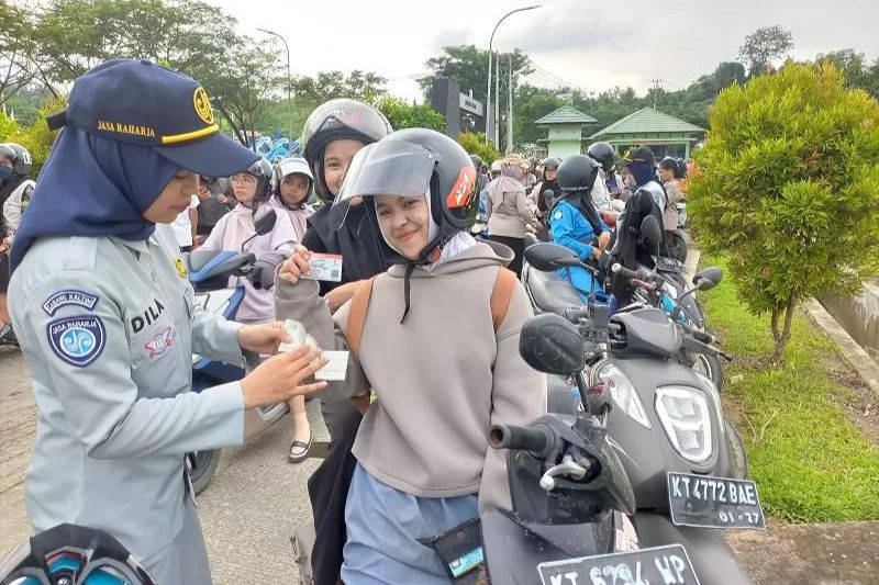 Terjaring Razia Gabungan, Penunggak Pajak Kendaraan di Samarinda Bayar di Tempat