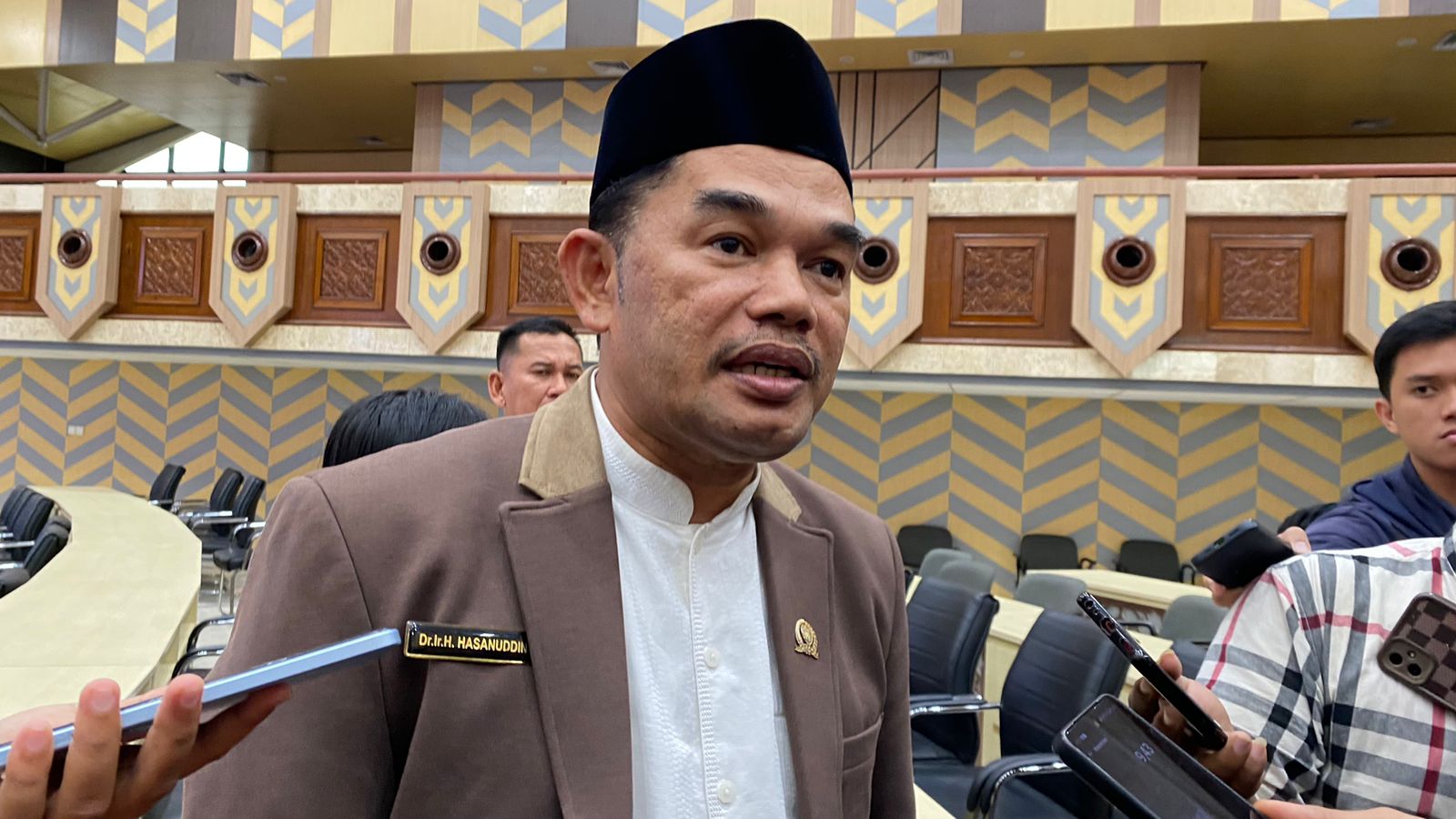 Anggaran Mobil Dinas Rp 8,5 Miliar jadi Perdebatan, DPRD Klaim Sudah Sesuai Aturan