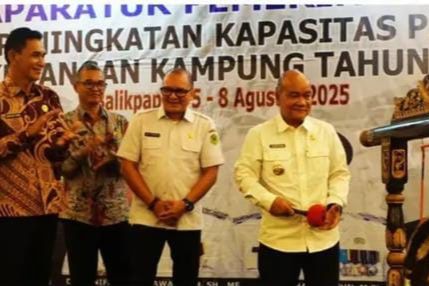 Wabup Mahulu Tegaskan Tata Kelola Pemerintahan Kampung Harus Disiplin dan Transparan