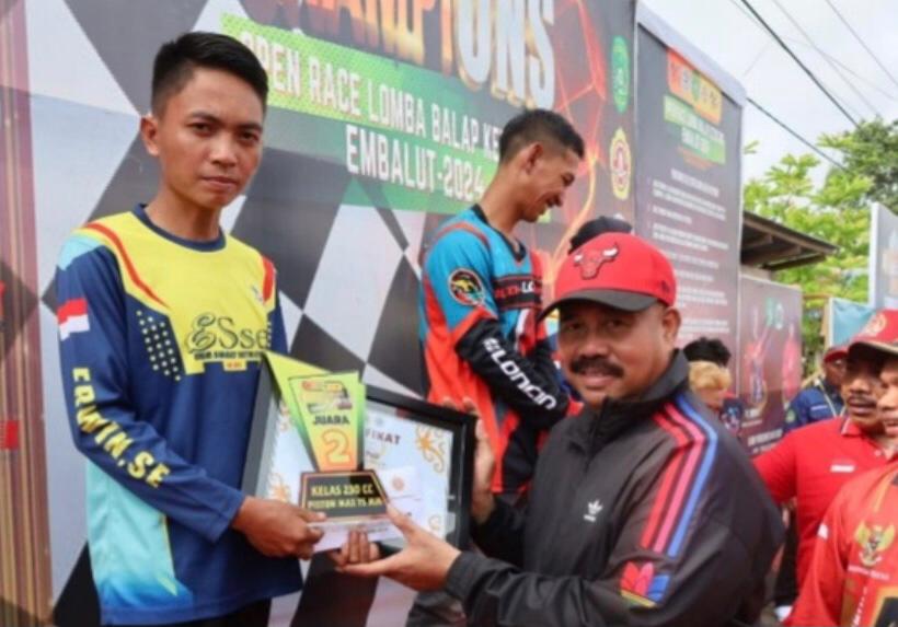 Bupati Kukar Hadiri Lomba Balap Ketinting di Desa Embalut, Sumbang Hadiah Rp 10 Juta