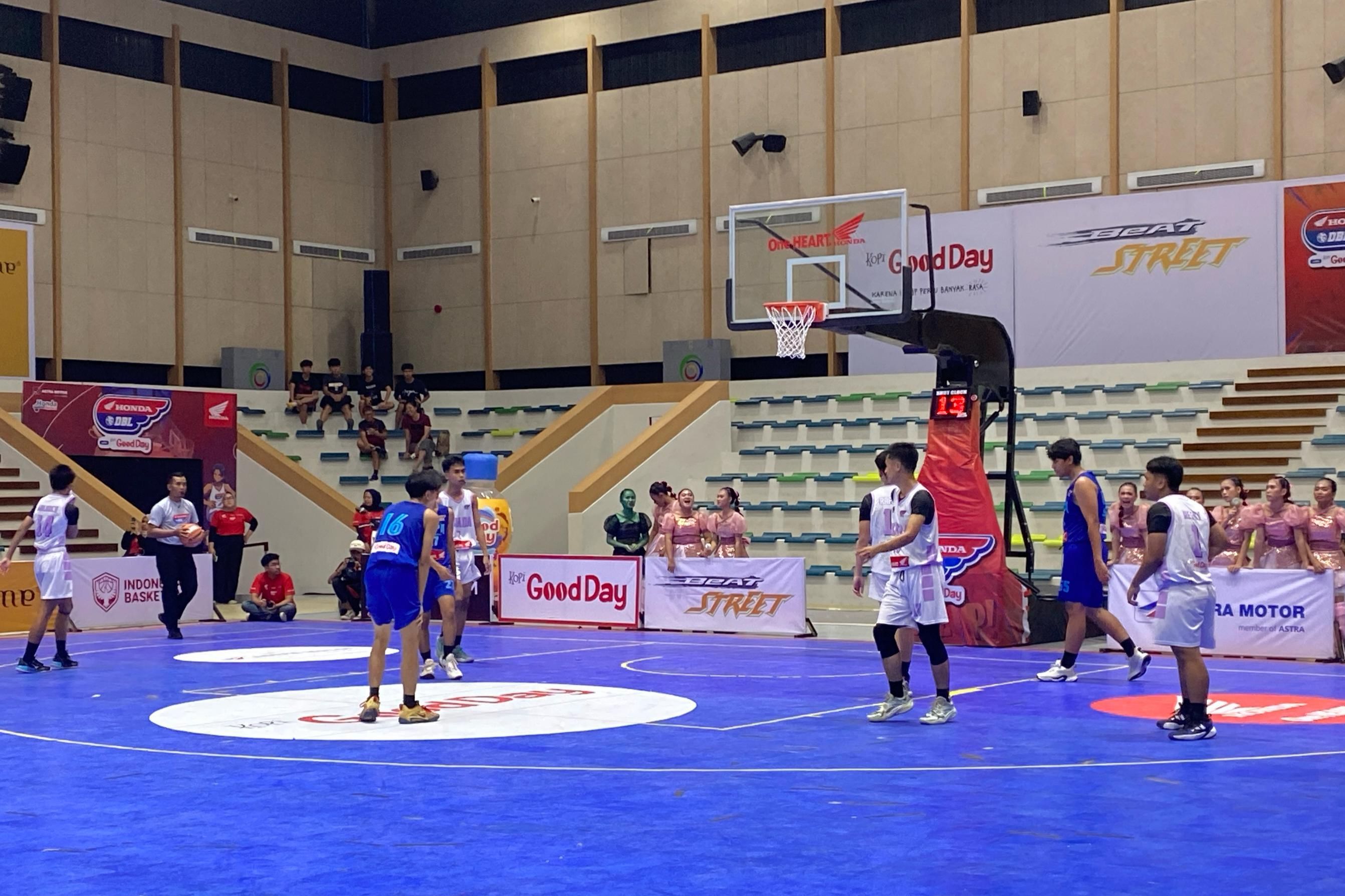 SMAN 2 Sangatta Utara Tundukkan SMAN 4 Samarinda di Laga Penutup Hari Ketiga DBL Samarinda 2025