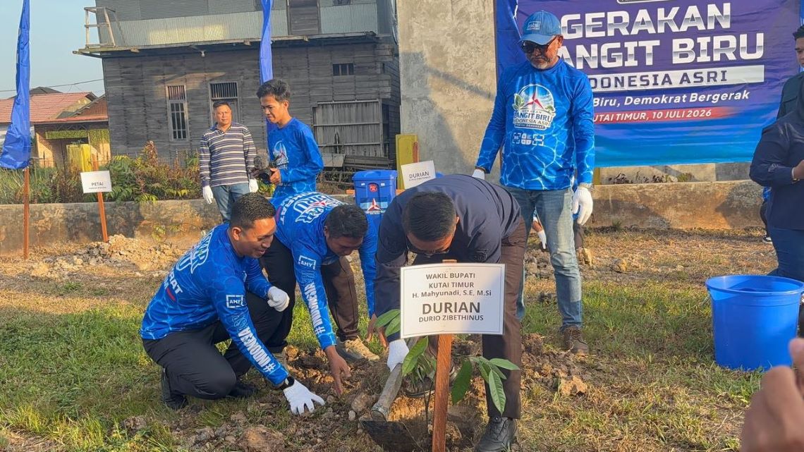 Demokrat Kutim Tanam 120 Bibit Pohon, Siapkan Program Penghijauan Pesisir