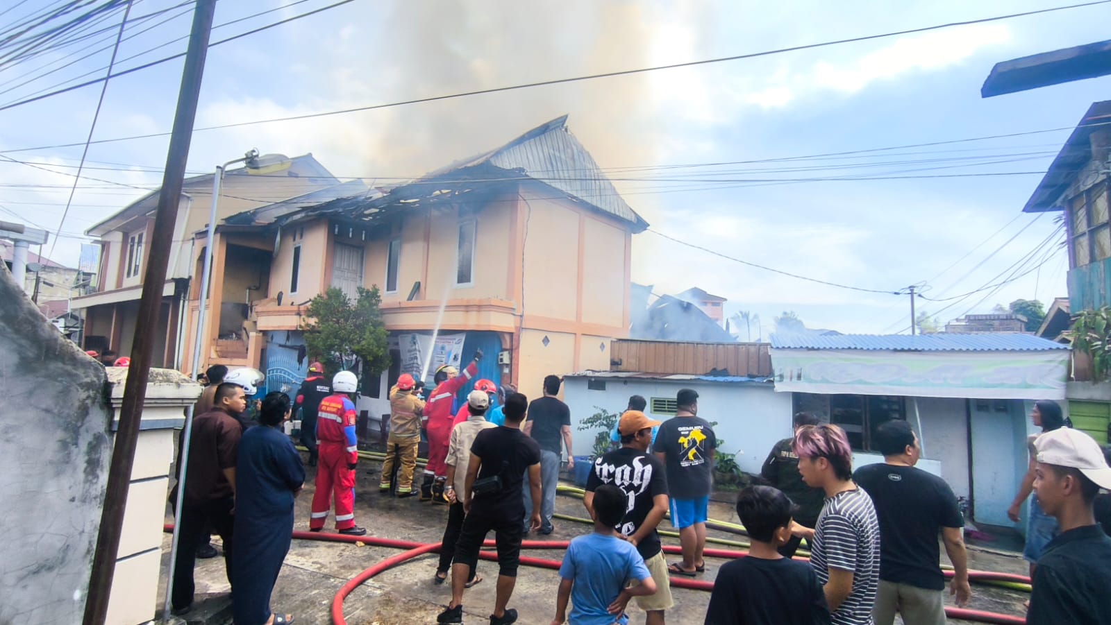 12 Rumah di Jalan Veteran Dilahap Api, Penyebab Masih Misteri 