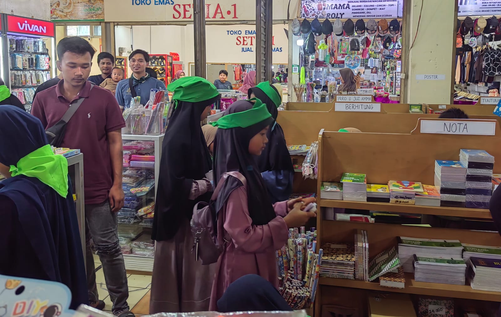 Pama Kideco Ajak Ratusan Anak Yatim dan Duafa Berbelanja Jelang Lebaran