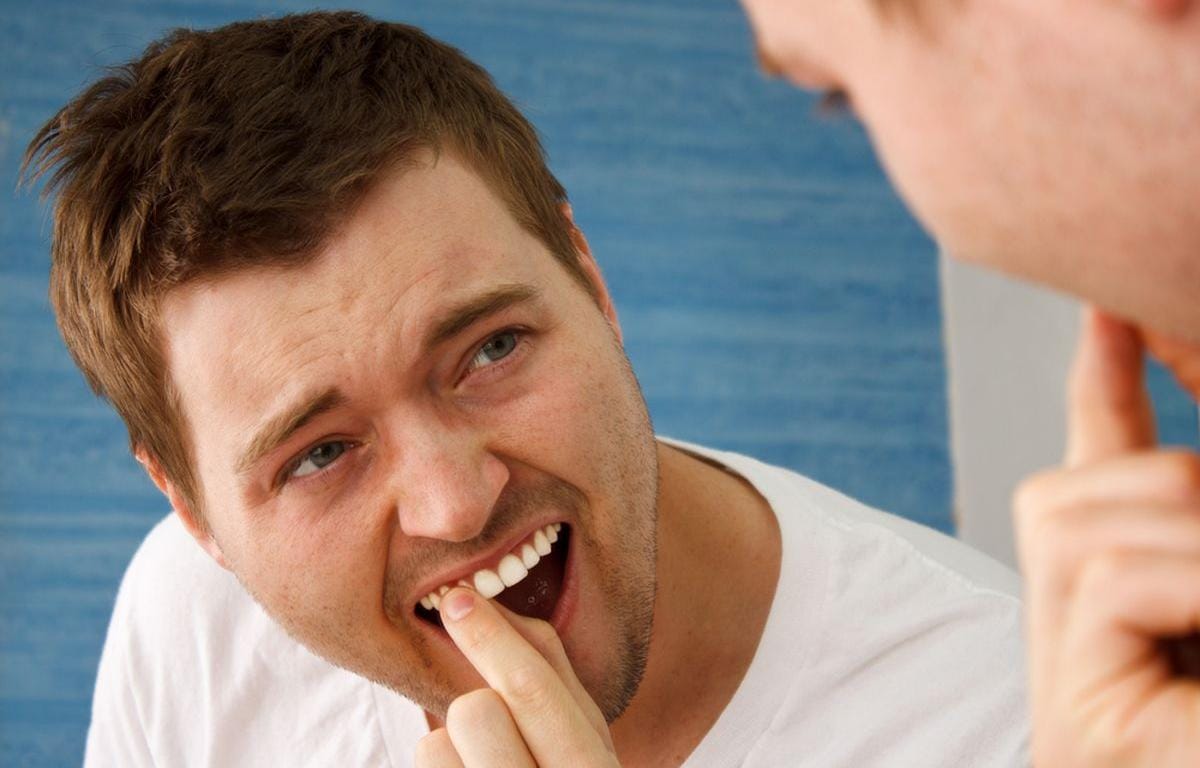 Gigi Goyang Bisa Jadi Menandakan Adanya Masalah Gusi dan Penyangga Gigi