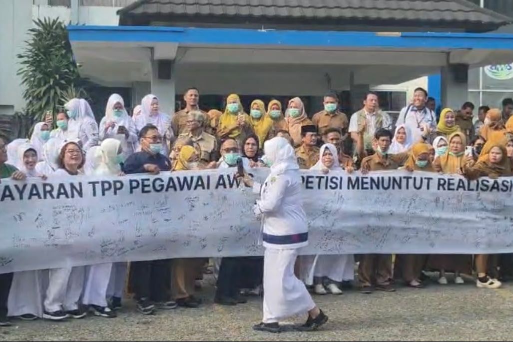 TPP Belum Cair Sejak Juni, Pegawai RSUD AWS Gelar Aksi Damai