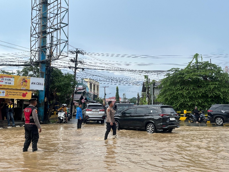 Curah Hujan Capai 47 Milimeter, Jalan MT Haryono Balikpapan Belum Bebas Genangan