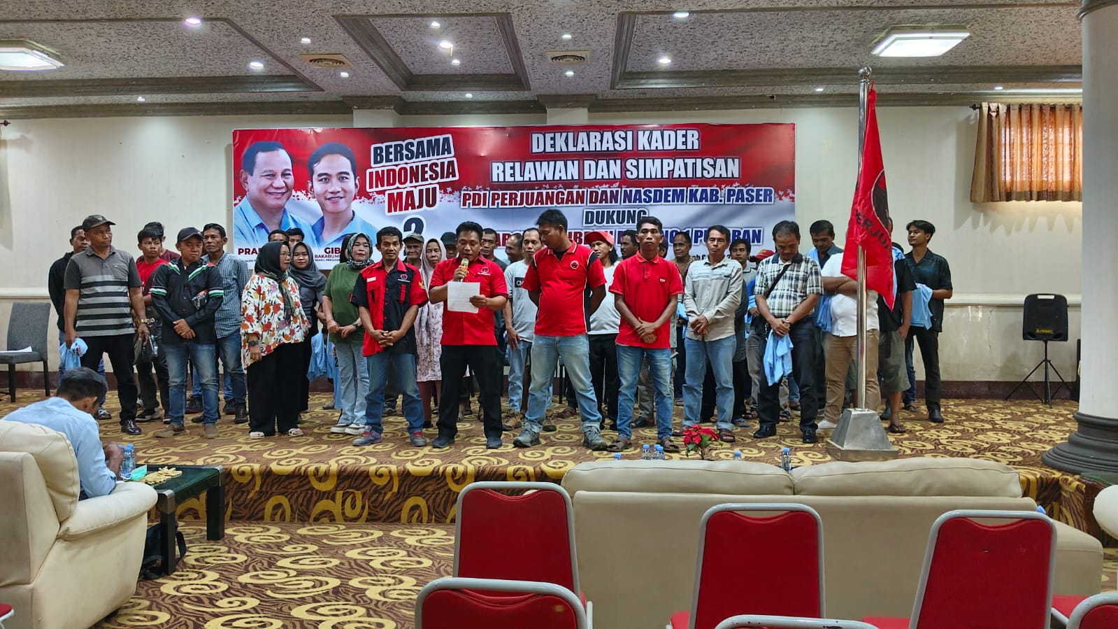 Ratusan Kader-Simpatisan PDIP dan NasDem Deklarasi Dukung Prabowo-Gibran 